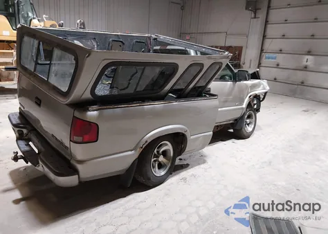 2002 Chevrolet S-10 Ls z USA, uszkodzony, nr VIN 1GCCS14W728141972